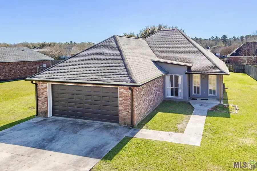 9956 Chapel Hill Dr, Denham Springs, LA 70706 - #2