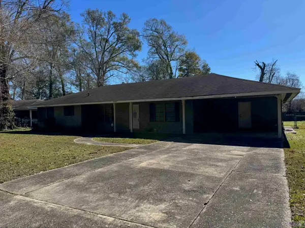 9384 S Riveroaks Dr, Baton Rouge, LA 70815