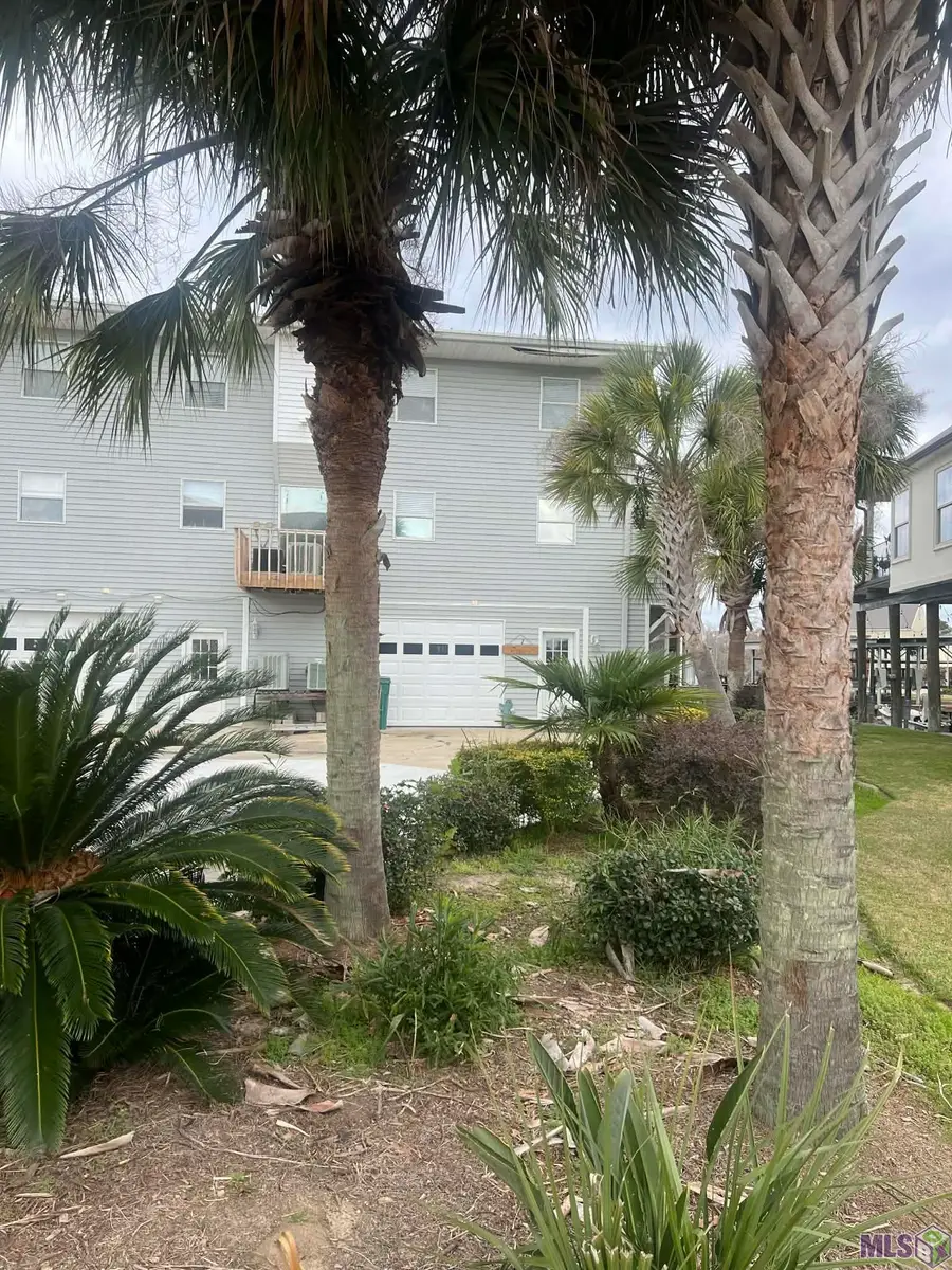 32875 Rivergate Cir #1, Springfield, LA 70462 - #2