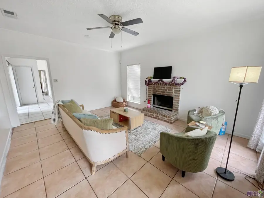 301 Meadow Bend Dr, Baton Rouge, LA 70820 - #3