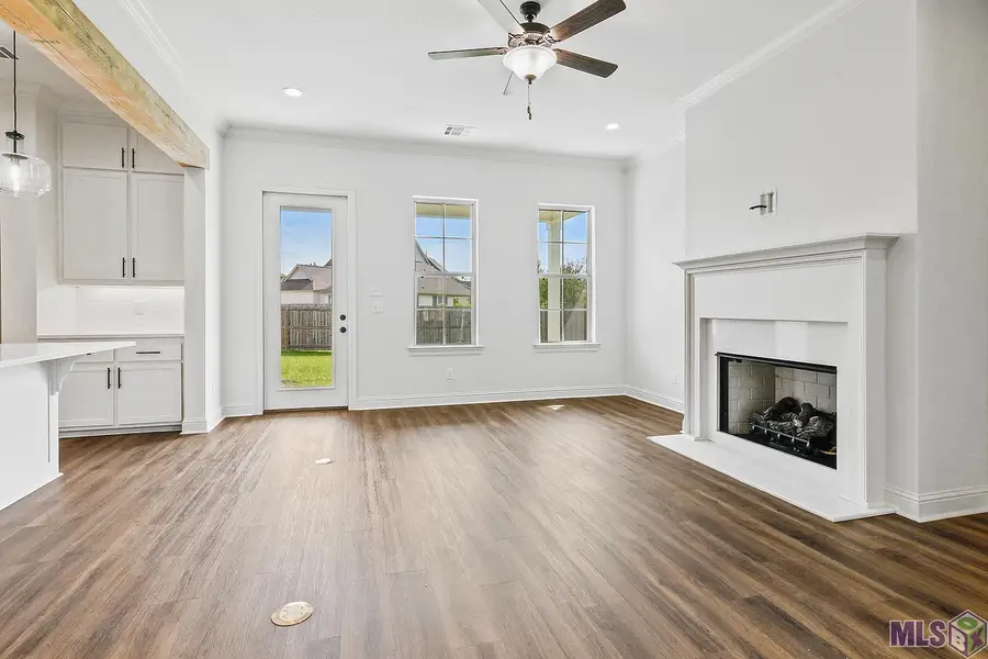 10492 Highpoint Dr, Denham Springs, LA 70706 - #2