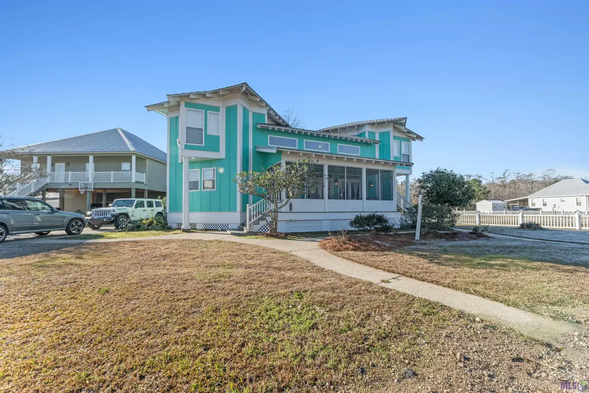 17097 Peace Point Dr, Springfield, LA 70462 - #1