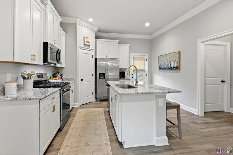 17420 Castle Dr, Prairieville, LA 70769 - #2