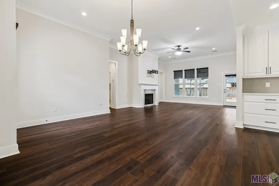 9629 S Creek Dr, Denham Springs, LA 70726 - #2