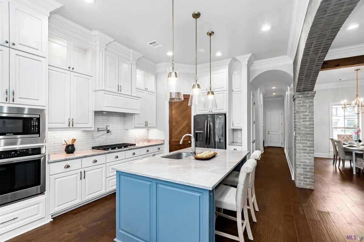 36476 Royal Oak Dr, Prairieville, LA 70769 - #1