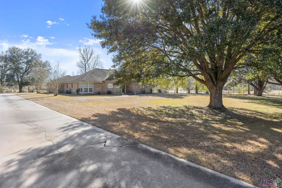 8110 Main St, Zachary, LA 70791 - #1