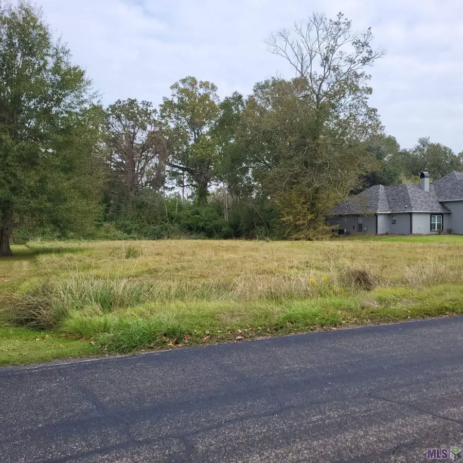 16835 E Coliseum Ave, Baton Rouge, LA 70816 - #2