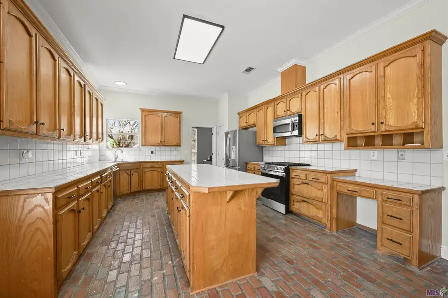 35096 Stone Castle Dr, Denham Springs, LA 70706 - #3