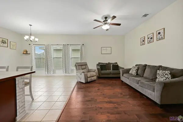 42510 Pebblestone Ave, Prairieville, LA 70769