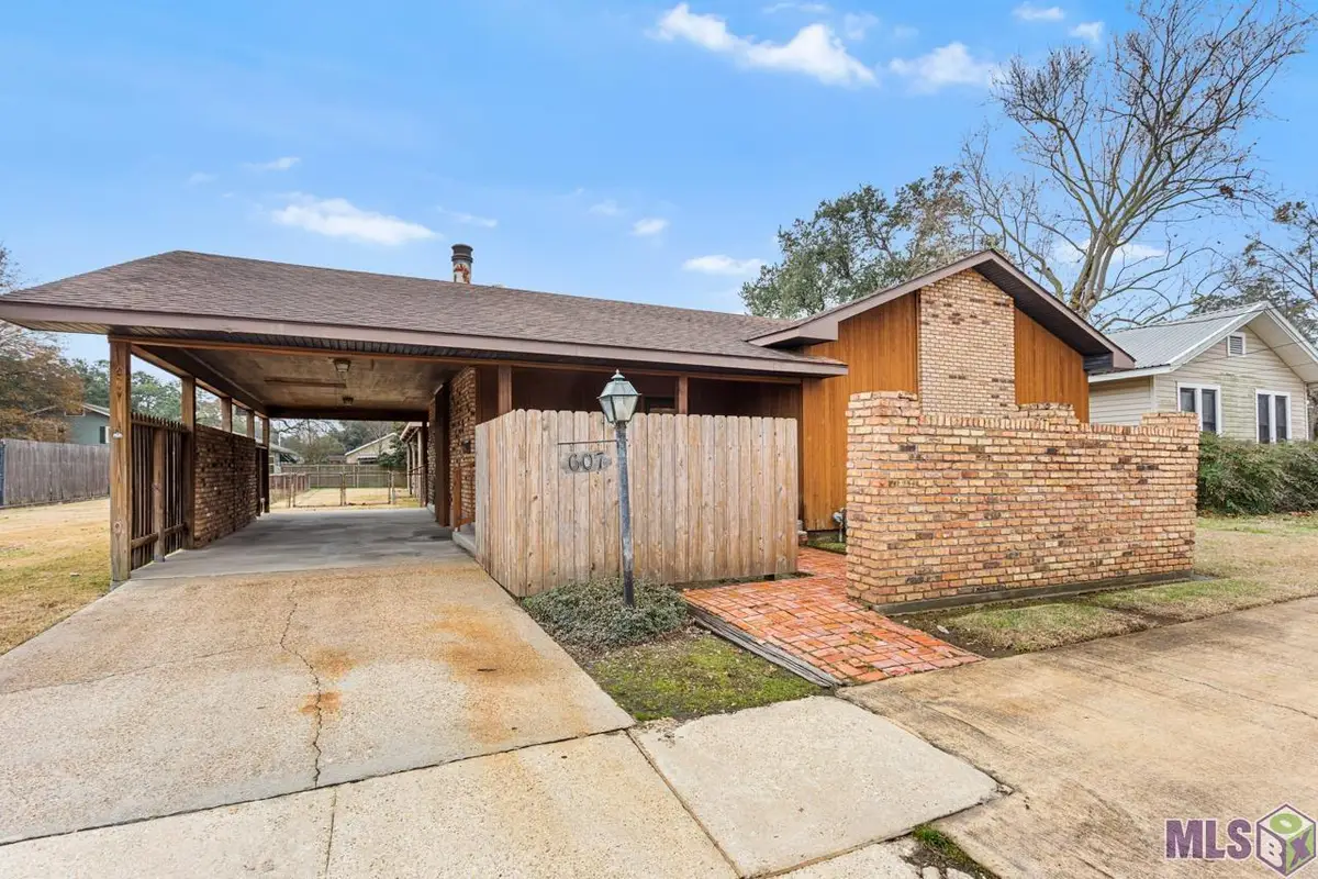 607 Court St, Port Allen, LA 70767 - #1