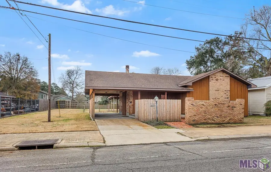 607 Court St, Port Allen, LA 70767 - #2