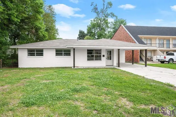 711 Court St, Port Allen, LA 70767