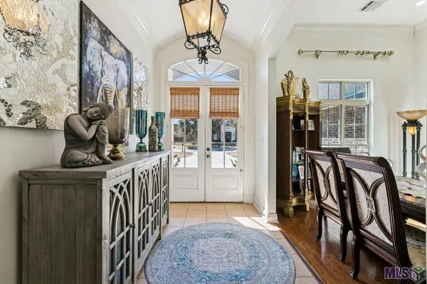 2913 Country Lake Dr, Zachary, LA 70791