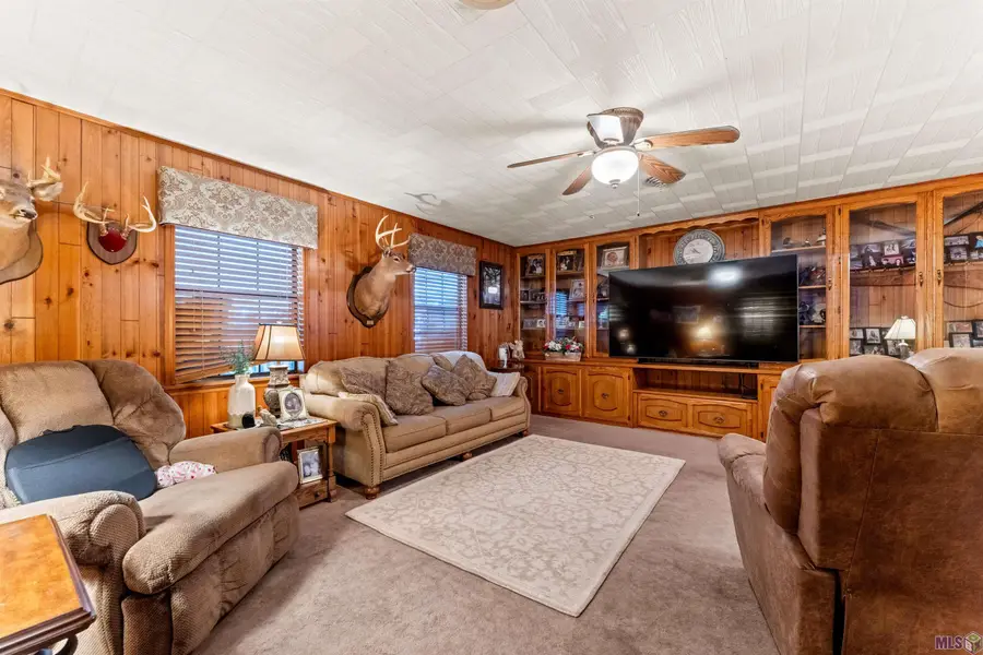 2054 Rowcliff Dr, Port Allen, LA 70767 - #2