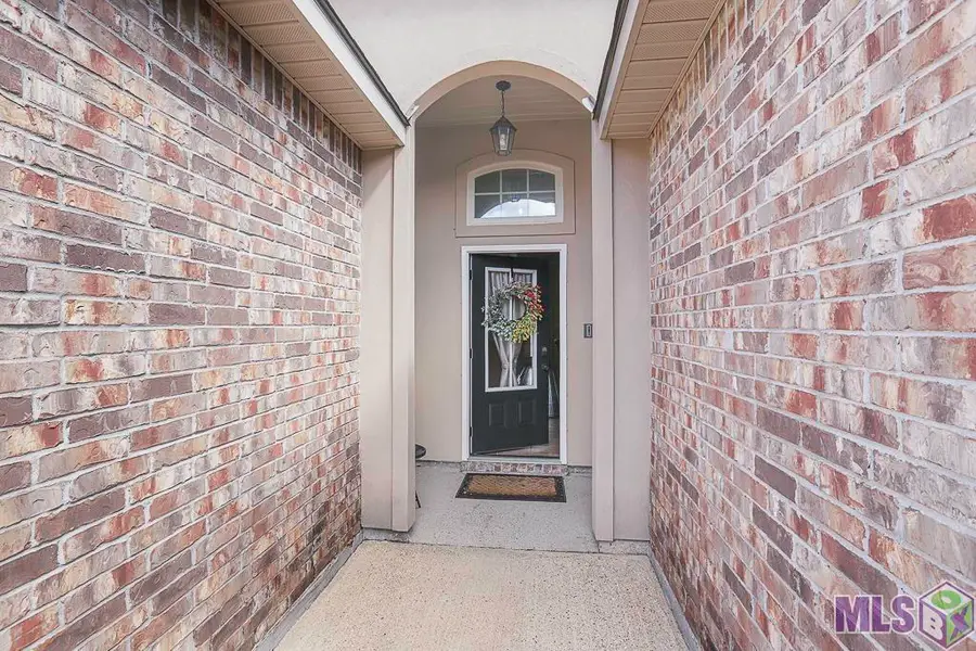 9311 Falling Oak Dr, Baton Rouge, LA 70817 - #2