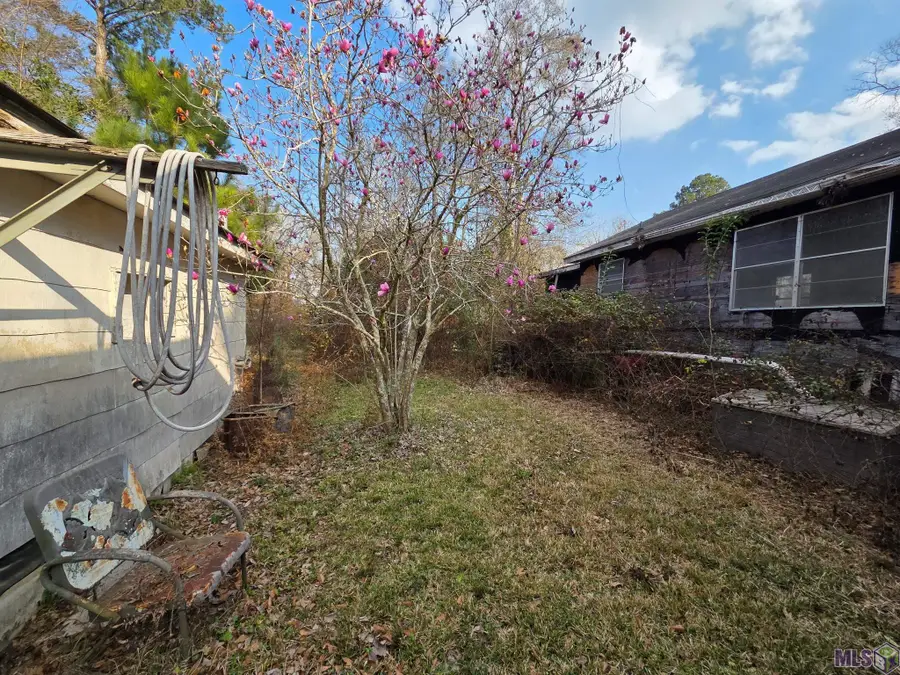 950 Benton Ln, Denham Springs, LA 70726 - #2