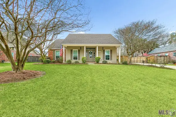 7640 Hickory Ridge Dr, Denham Springs, LA 70706