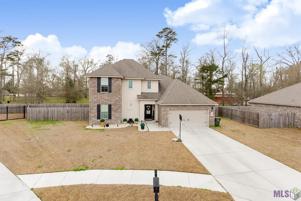 17469 Soaring Flight Dr, Prairieville, LA 70769 - #1