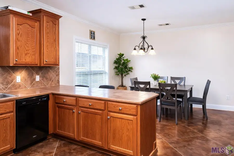 909 W Jeana Dr, Gonzales, LA 70737 - #3