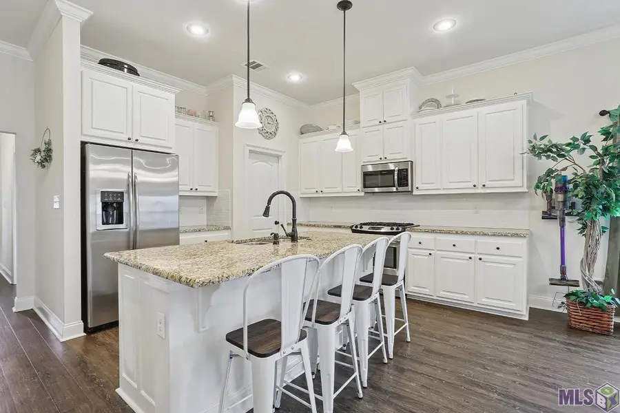 1706 S Gonzales Trace Ave, Gonzales, LA 70737 - #2