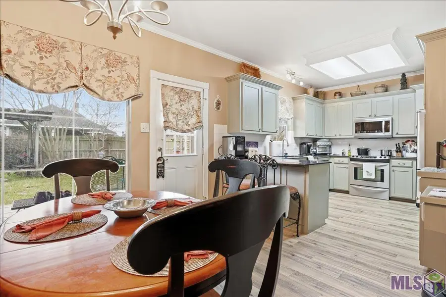 2140 Hunters Trail Dr, Baton Rouge, LA 70816 - #2