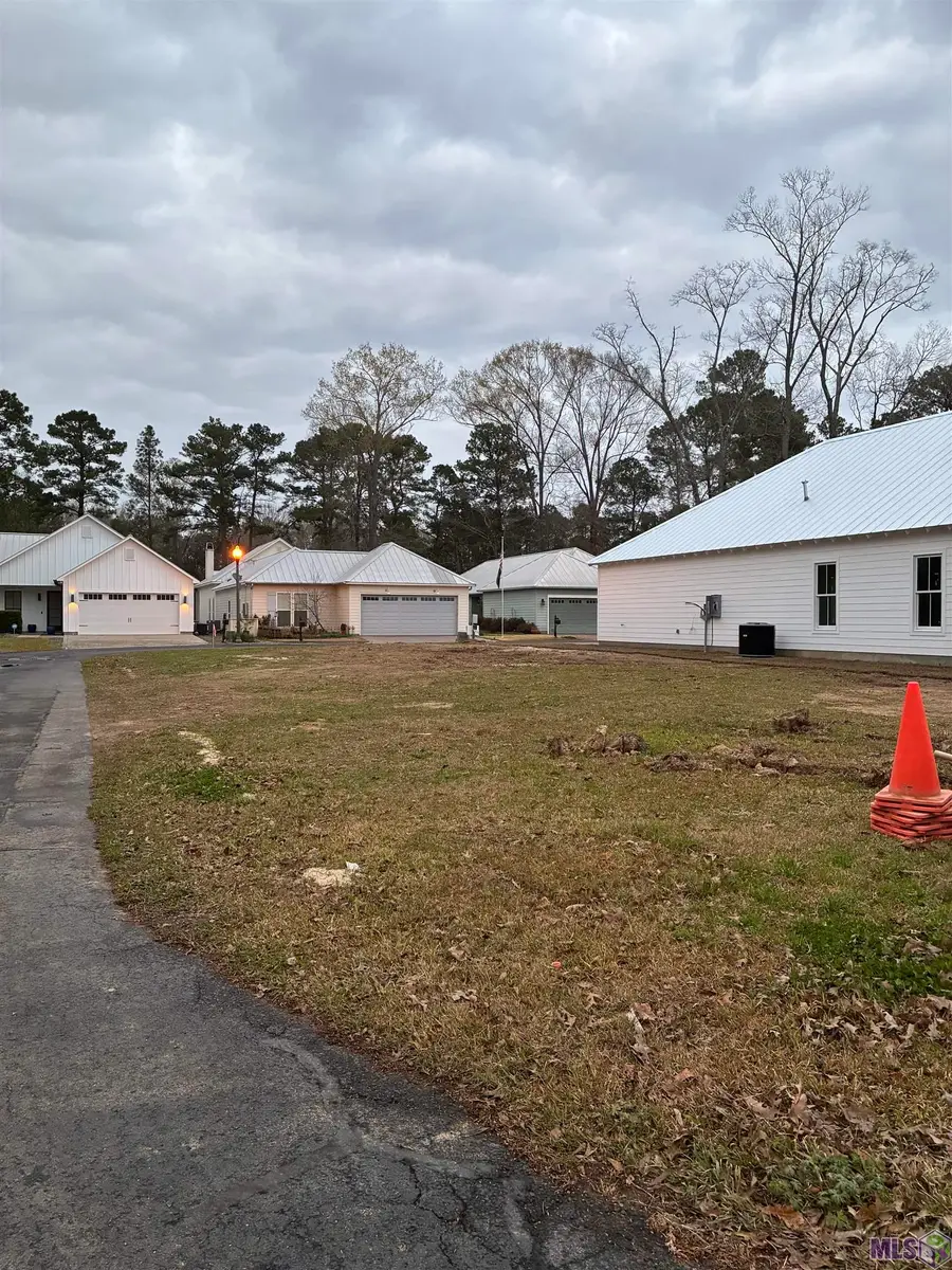 13827 Savannah Dr, Saint Francisville, LA 70775 - #2