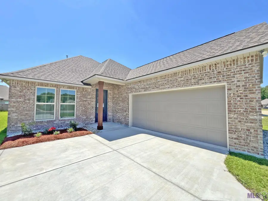 8806 Lyndanne Drive, Denham Springs, LA 70726 - #2
