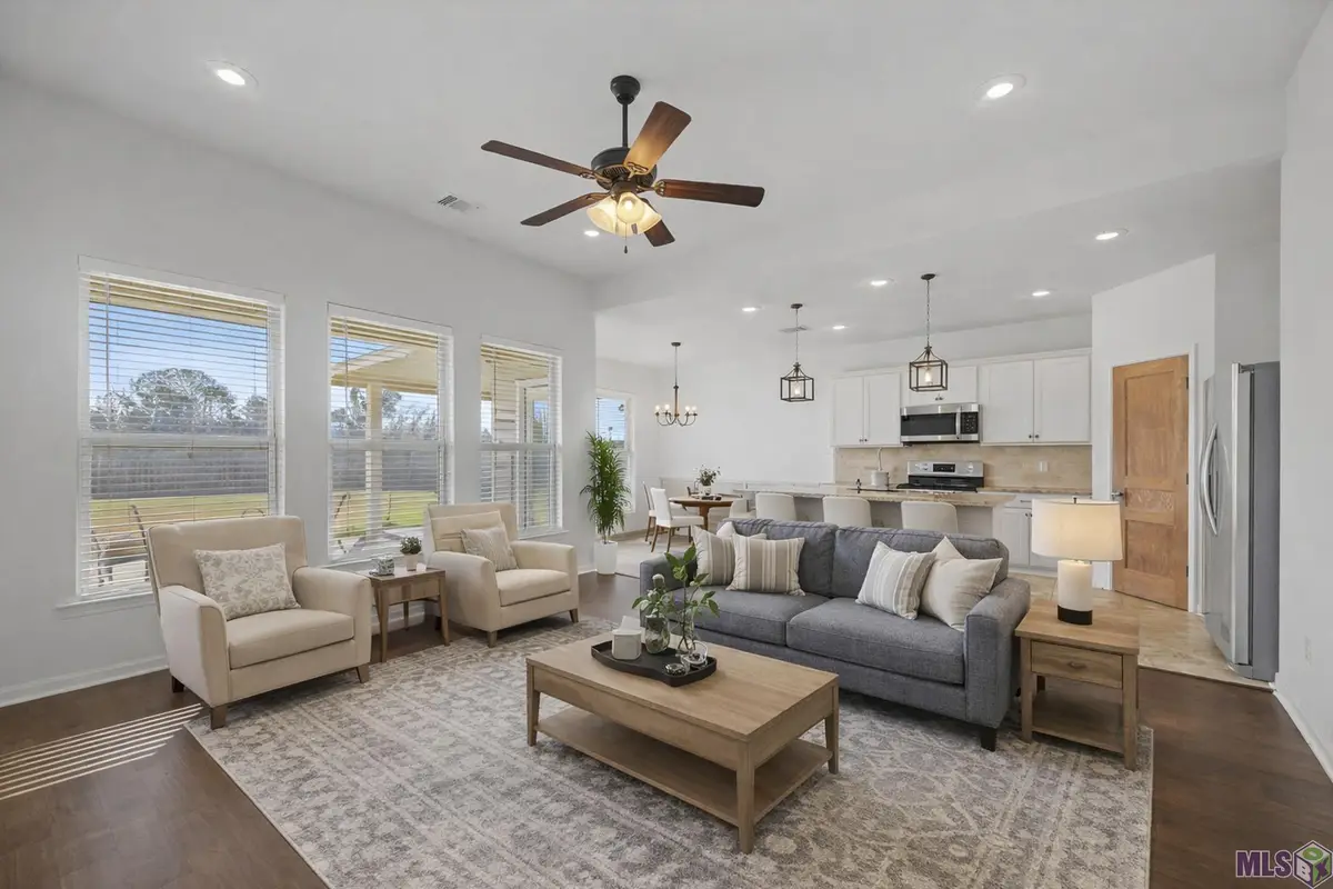 32440 Curtis Cove Ln, Denham Springs, LA 70706 - #1