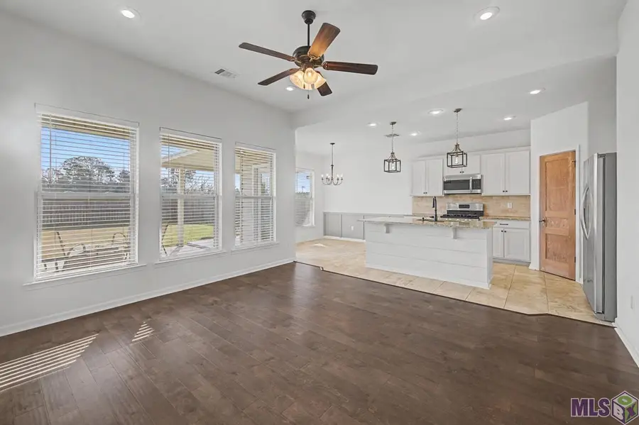 32440 Curtis Cove Ln, Denham Springs, LA 70706 - #2