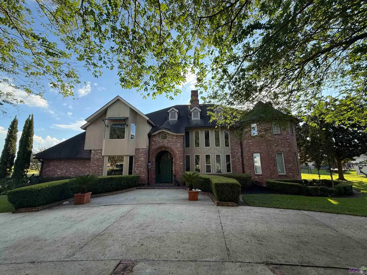 24010 Sherwood Dr, Plaquemine, LA 70764 - #1