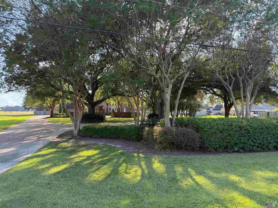 24010 Sherwood Dr, Plaquemine, LA 70764 - #2