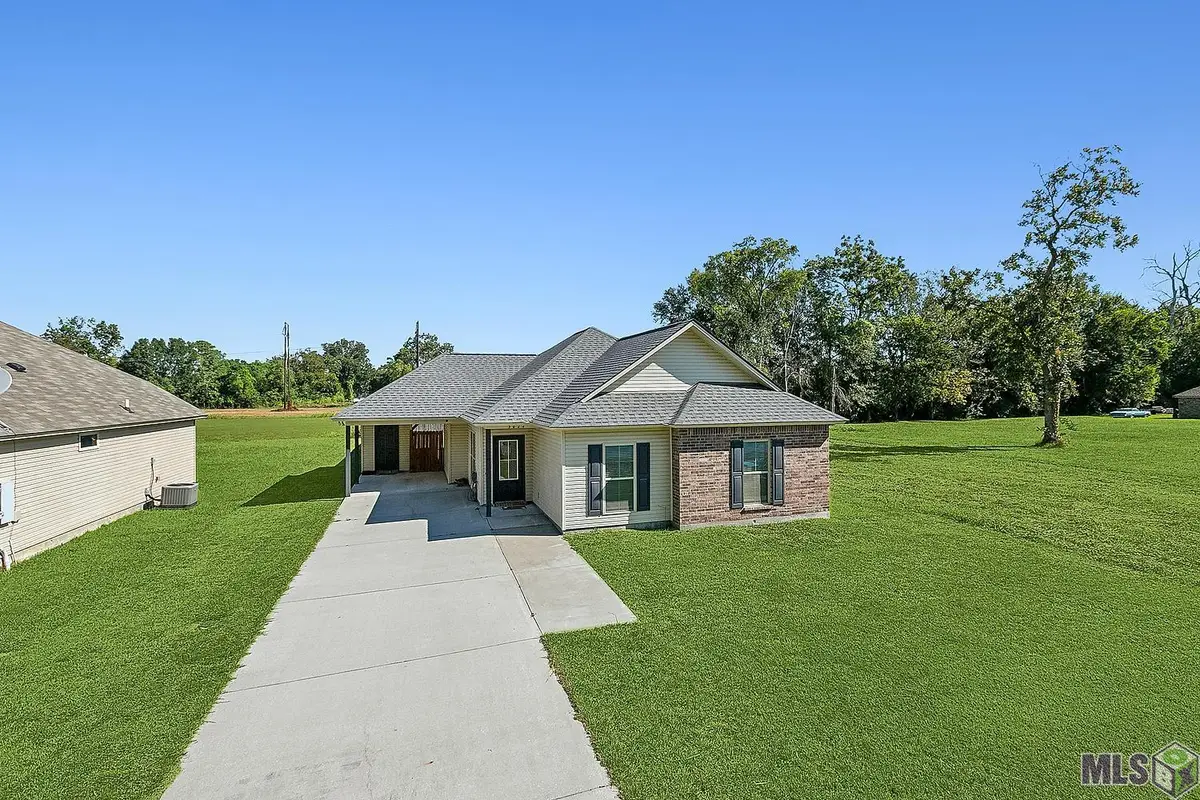 3024 Red Hat Rd, Brusly, LA 70719 - #1