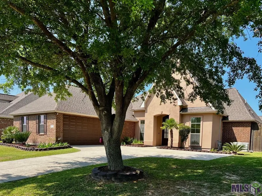 41152 New Orleans Dr, Sorrento, LA 70778 - #2
