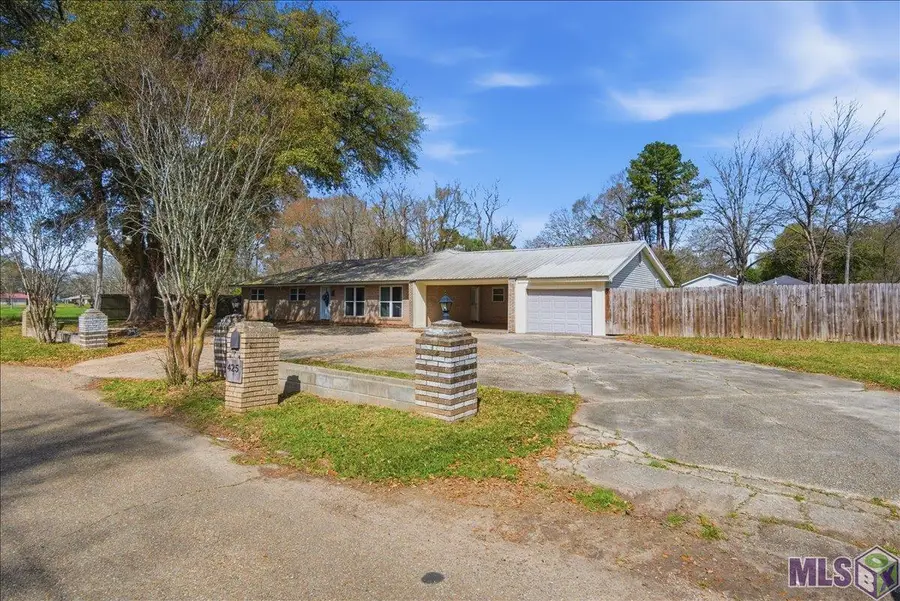 425 Bay St, Denham Springs, LA 70726 - #2