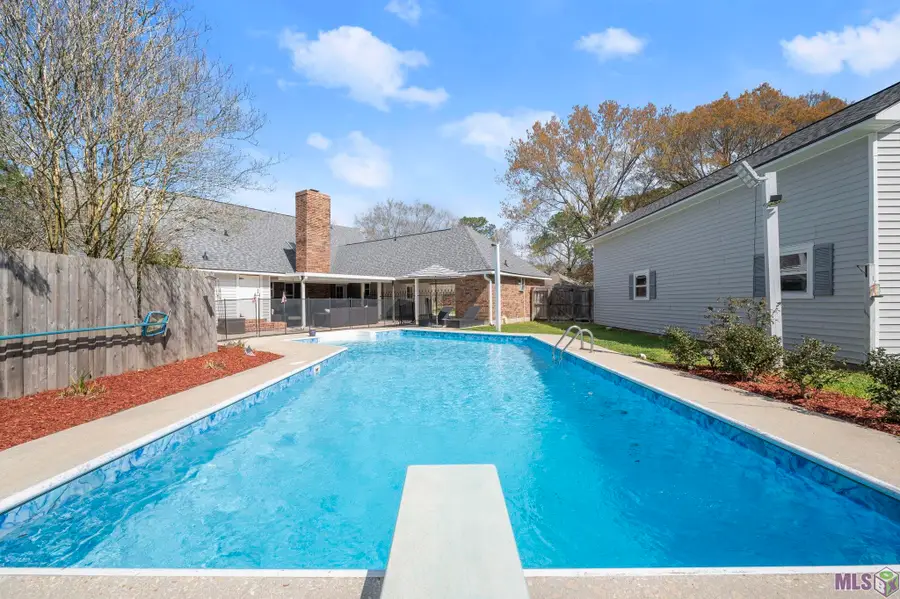 8214 Belle Helene Dr, Denham Springs, LA 70726 - #3