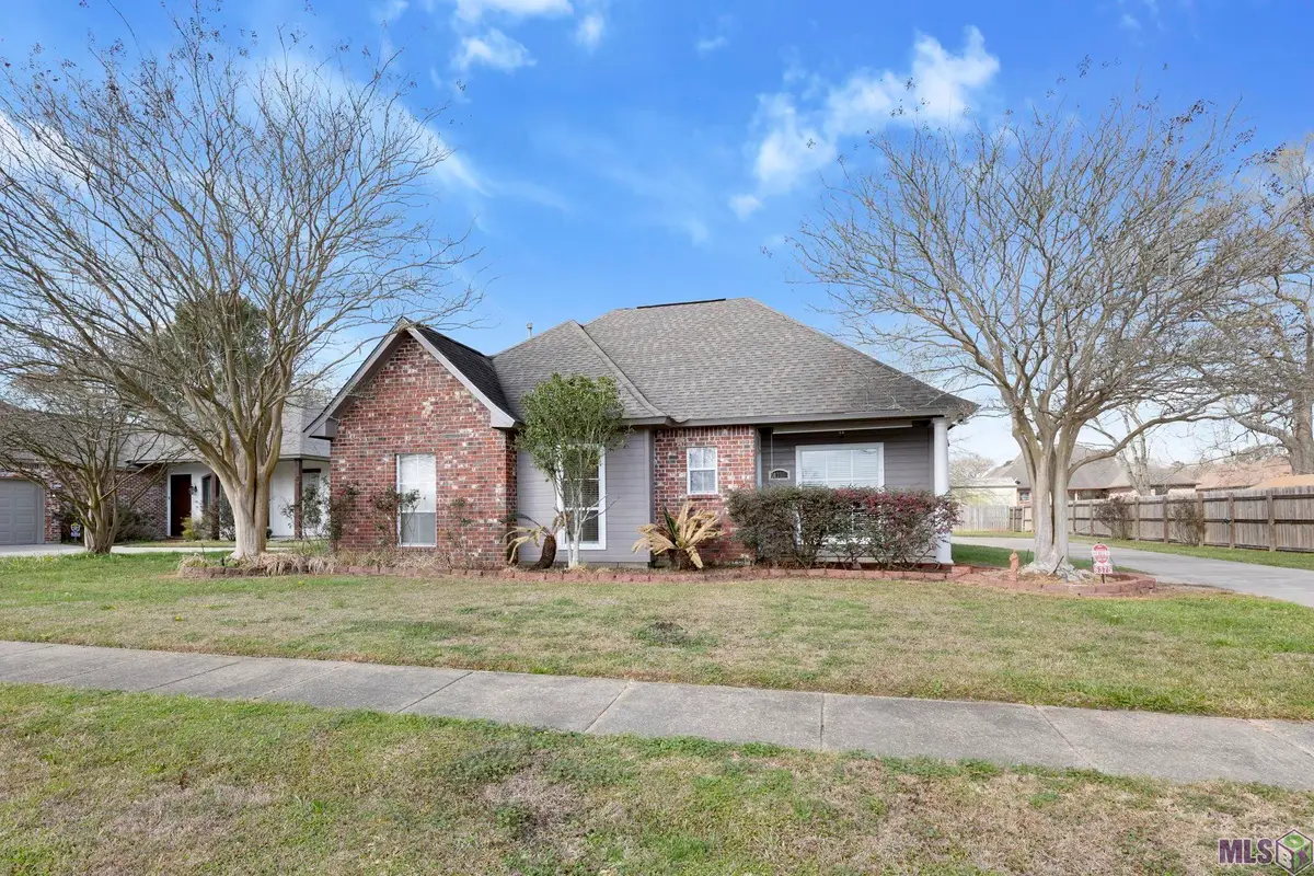 6375 Woodside Dr, Zachary, LA 70791 - #1