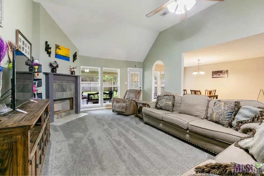 23550 Southpoint Dr, Denham Springs, LA 70726 - #2