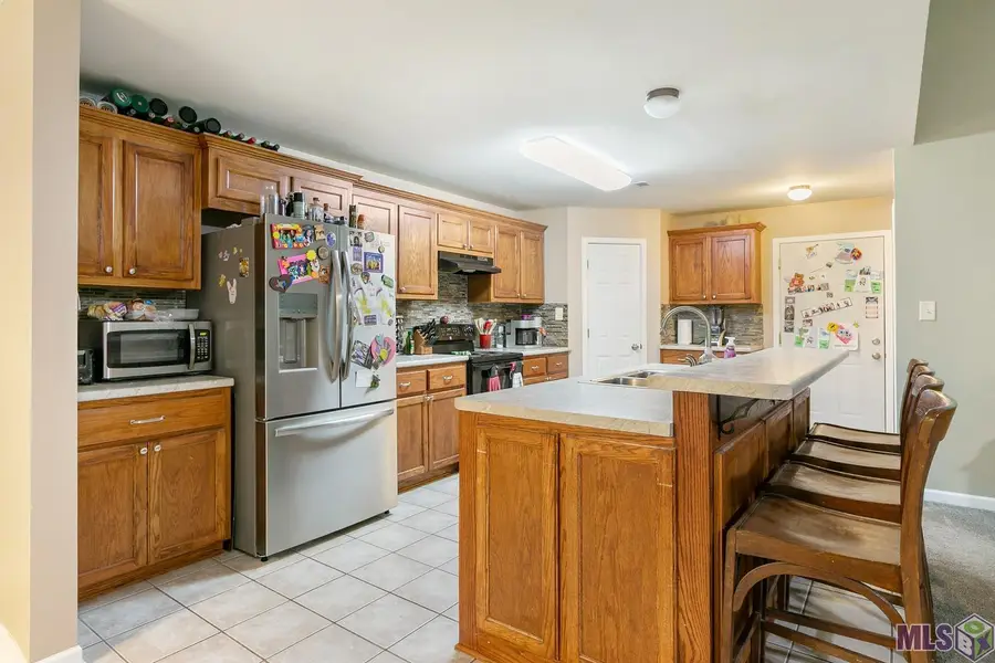 23550 Southpoint Dr, Denham Springs, LA 70726 - #3