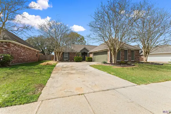 3988 Meadow Ridge Dr, Baton Rouge, LA 70817