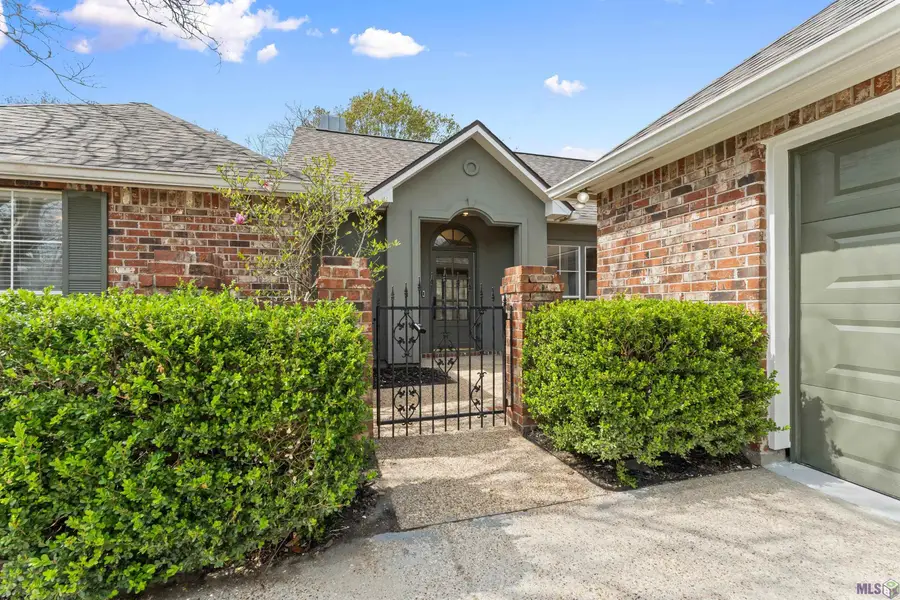 3988 Meadow Ridge Dr, Baton Rouge, LA 70817 - #2