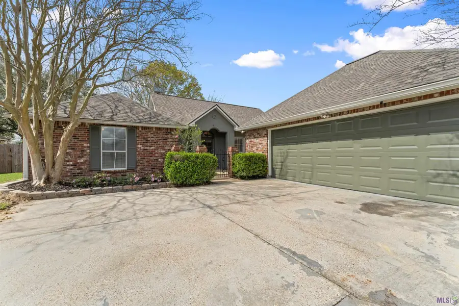 3988 Meadow Ridge Dr, Baton Rouge, LA 70817 - #3
