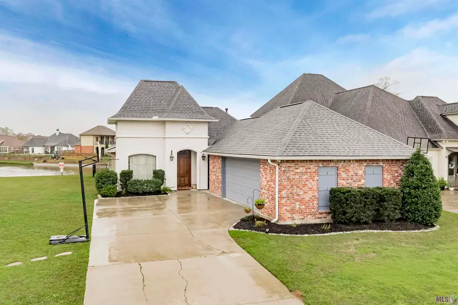 17694 Martin Lake Dr, Baton Rouge, LA 70816 - #2