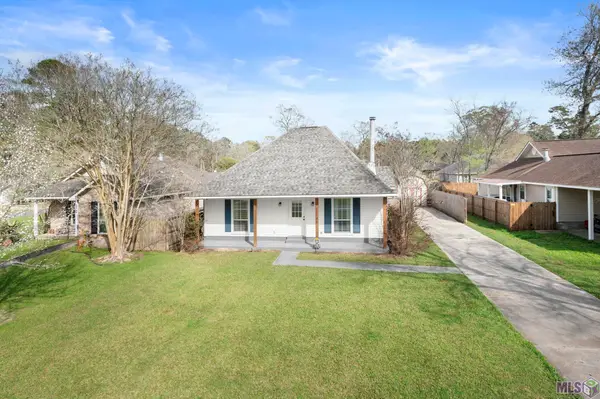 11186 Henson Dr, Greenwell Springs, LA 70739