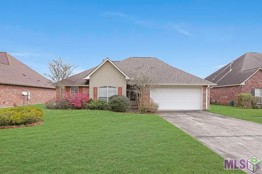 26184 Glenbrooke Dr, Denham Springs, LA 70726 - #2