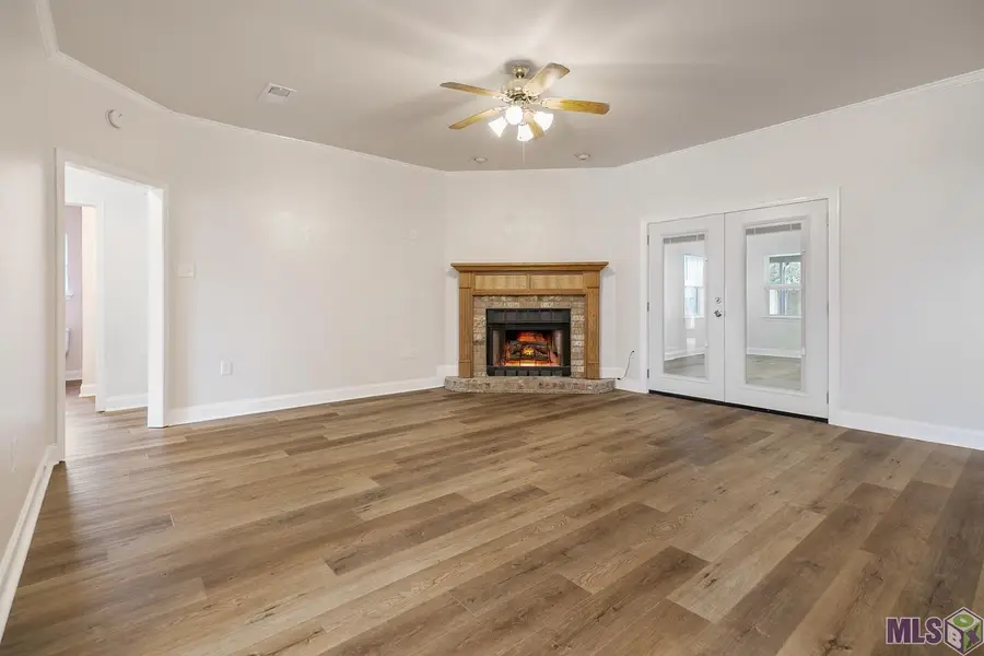 30927 Meadow Wood Blvd, Denham Springs, LA 70726 - #2