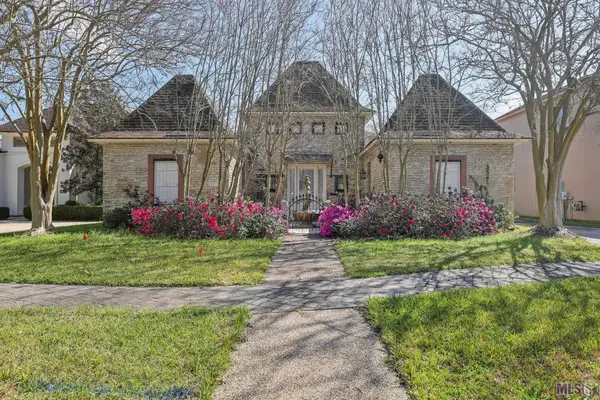 10133 Old World Dr, Baton Rouge, LA 70817