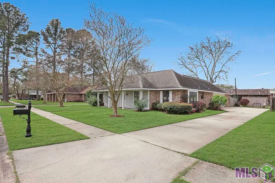 1127 S Vista Ave, Gonzales, LA 70737 - #3