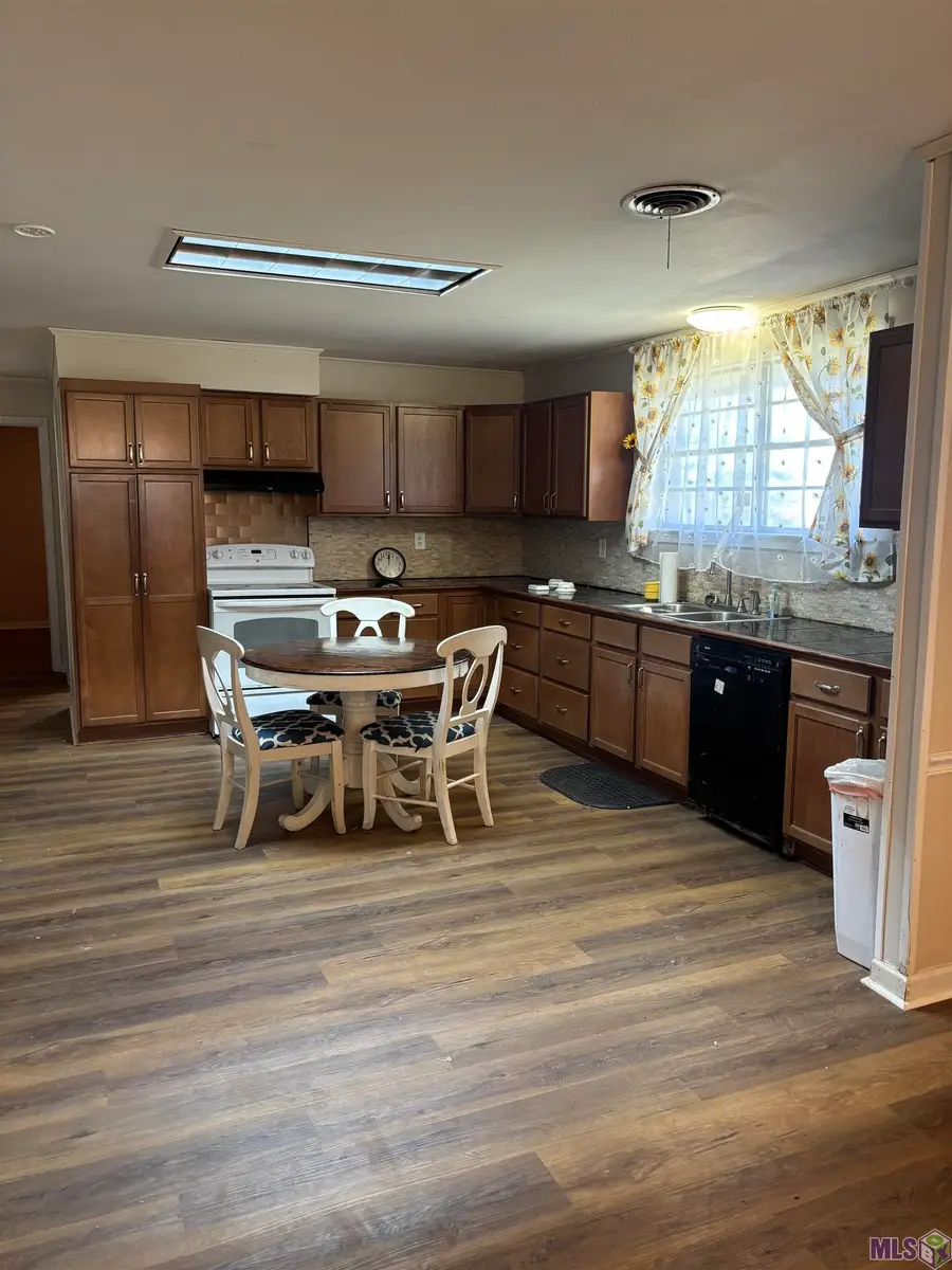 2641 Court St, Port Allen, LA 70767 - #3