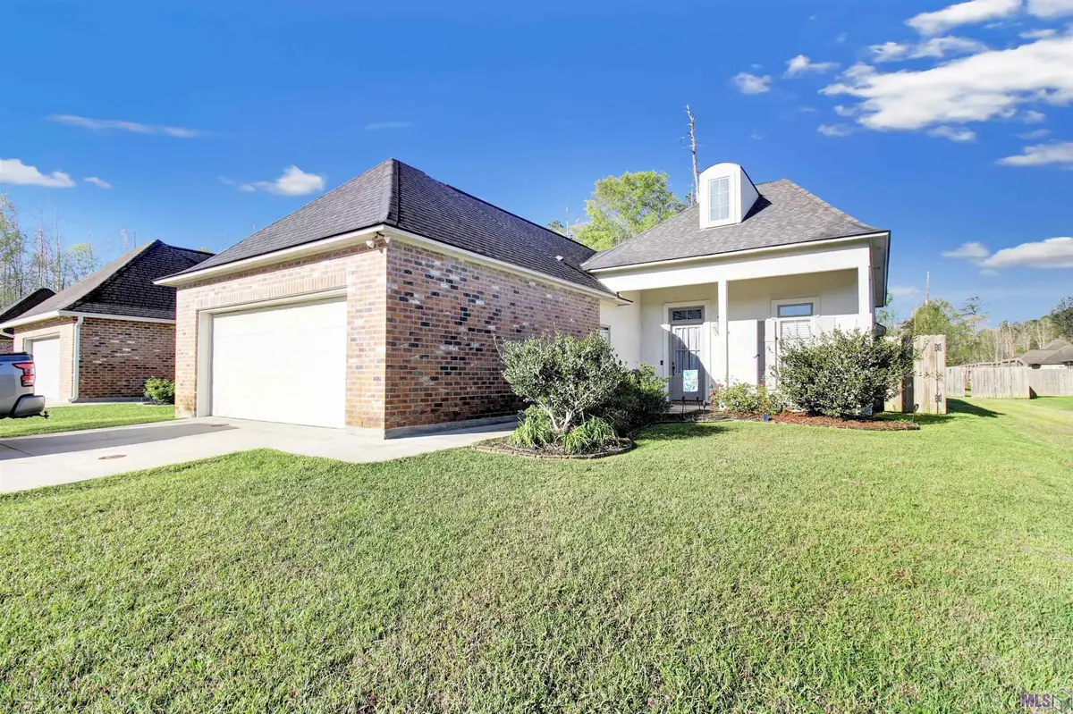 27955 Meadow Hill Ln, Denham Springs, LA 70726 - #1