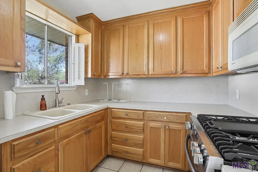 34937 Gravesbriar Dr, Denham Springs, LA 70706 - #3